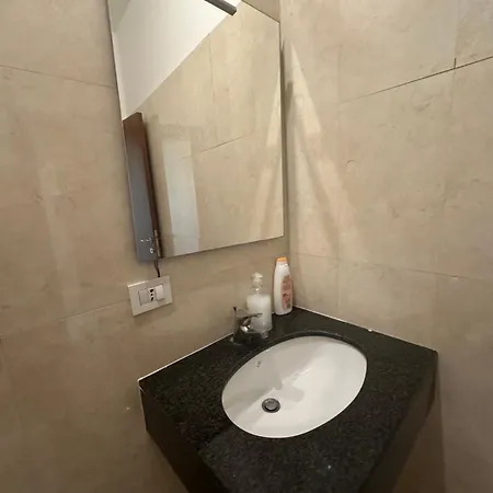 Casa de hóspedes Termini Sunlight House 2*